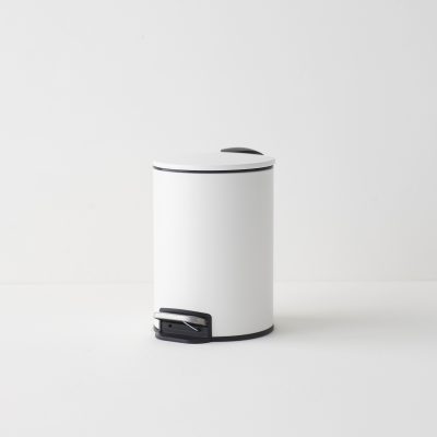 Round matte white pedal bin